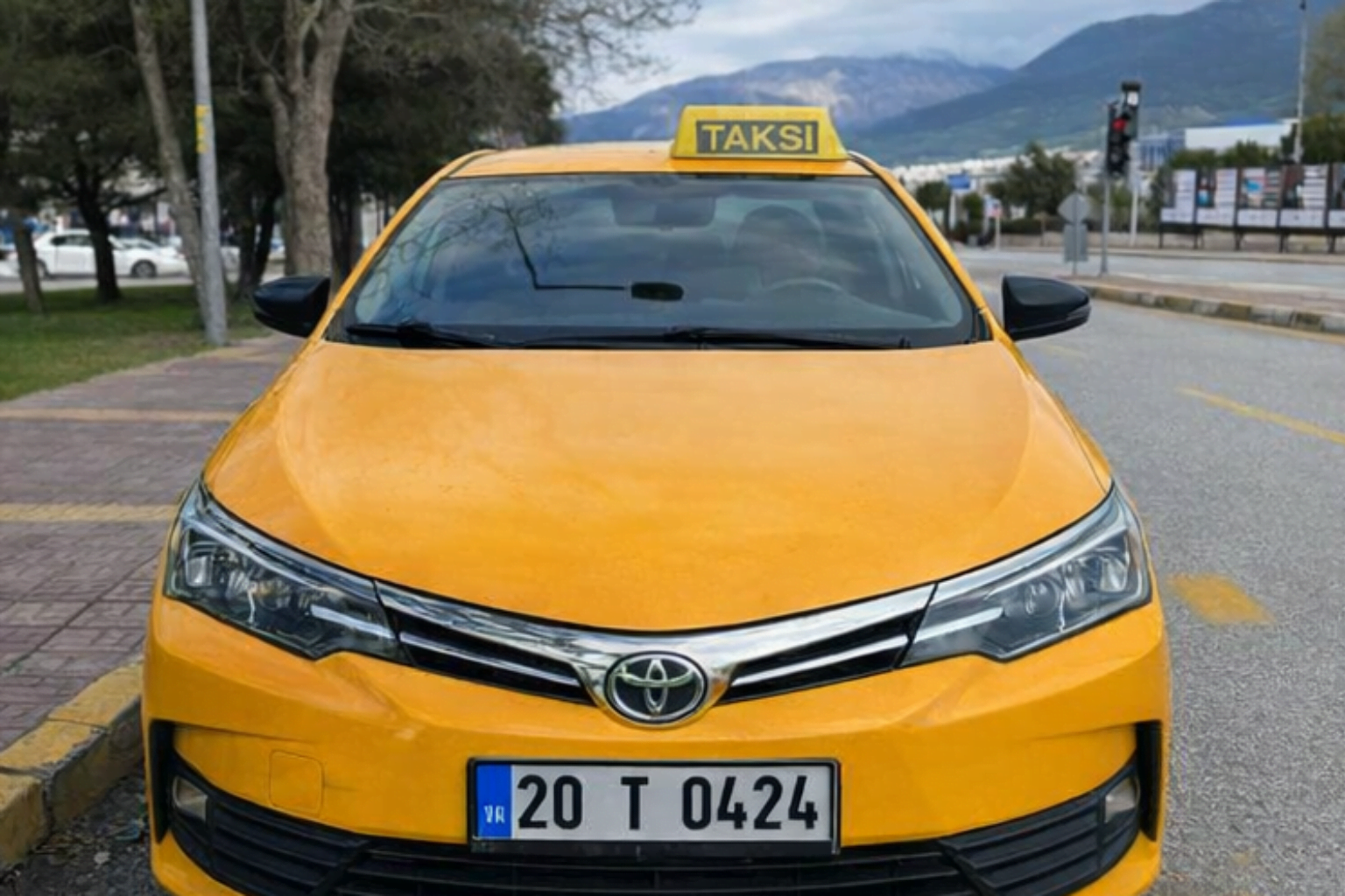 Denizli Üniversite Taksi - Diğer Yan Görünüm
